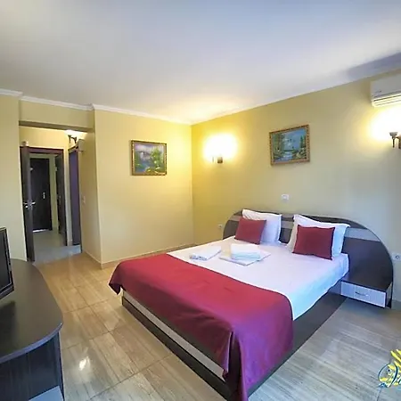 Diandra Hotel 3*