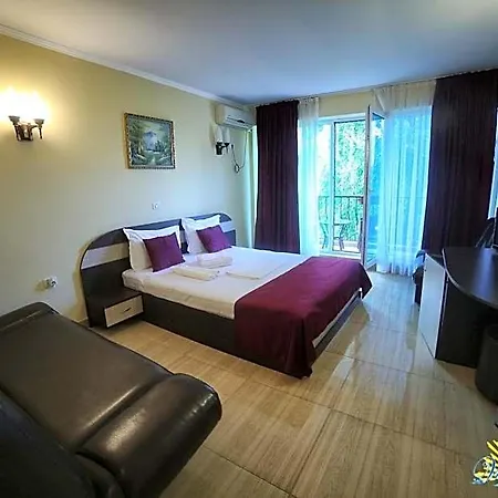 Diandra Hotel 3*