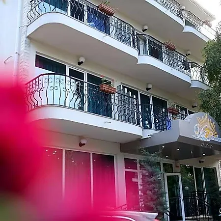 Diandra Hotel 3*